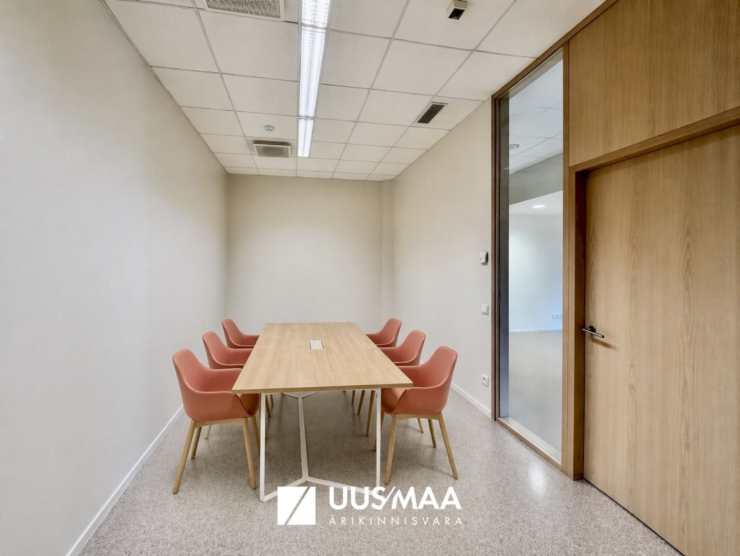 Tallinn, Mustamäe linnaosa, Karjavälja 10