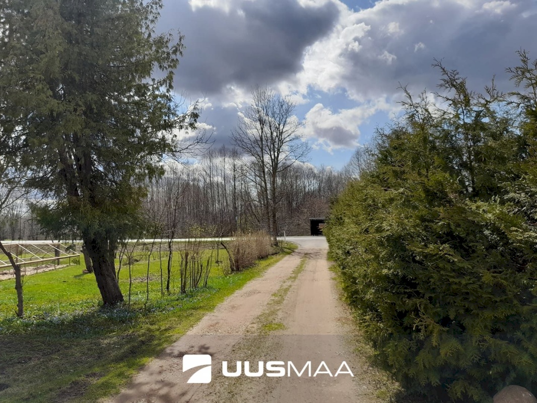 Saarde vald, Allikukivi küla, Valga mnt 10