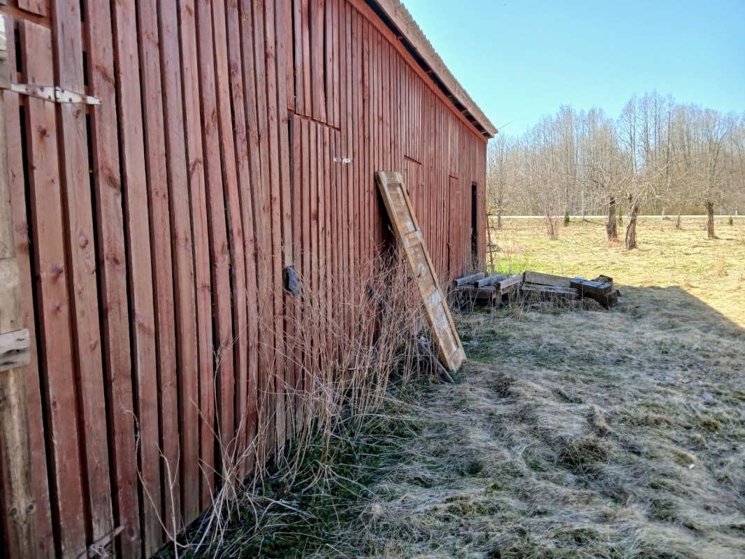 Saarde vald, Allikukivi küla, Valga mnt 10