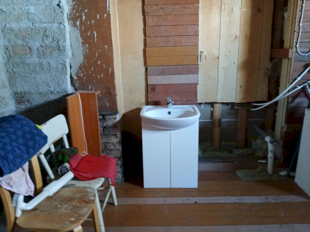 Saarde vald, Allikukivi küla, Valga mnt 10