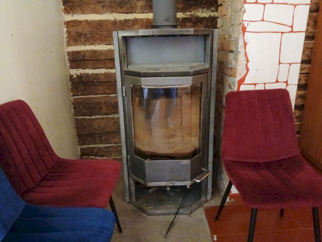 Saarde vald, Allikukivi küla, Valga mnt 10