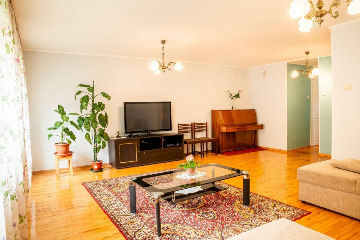 Valga vald, Valga linn, Tähe 10