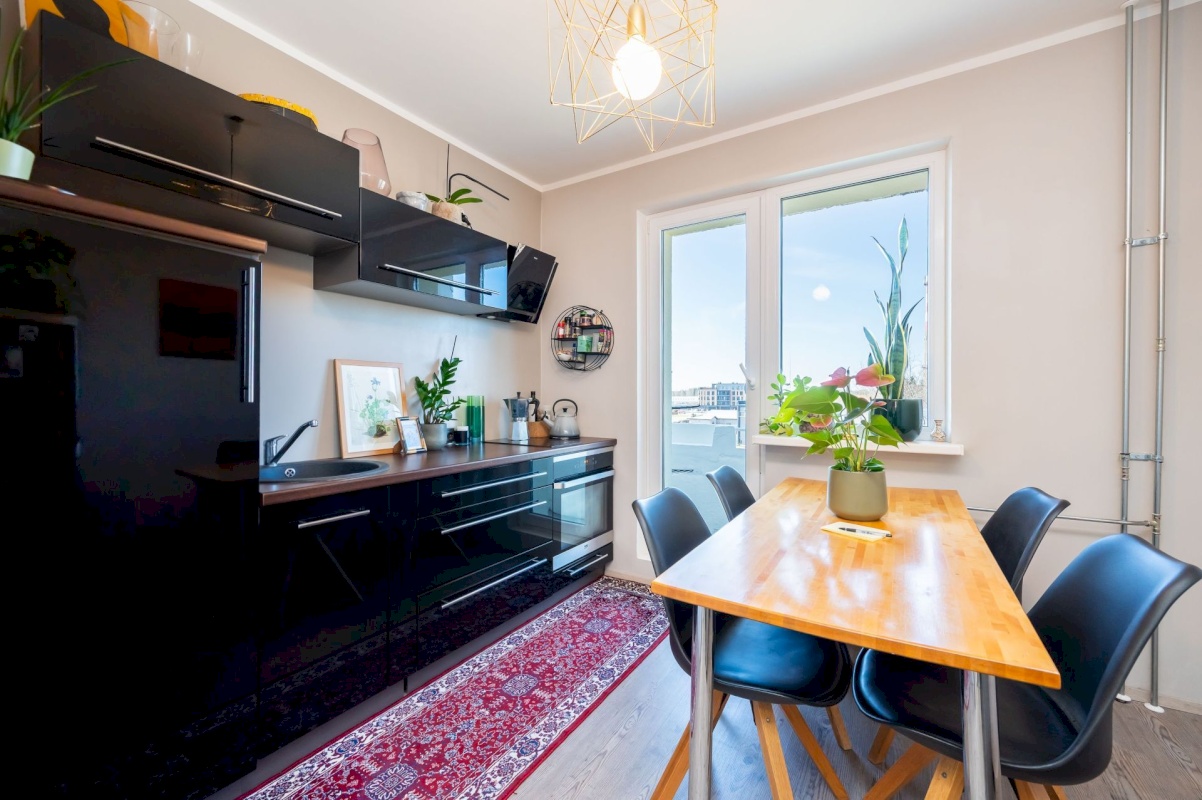 Saue vald, Laagri alevik, Redise 10