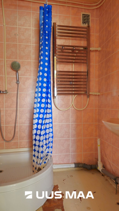 Kohtla-Järve linn, Järve linnaosa, Sinivoore 11