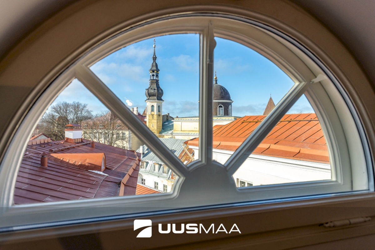 Tallinn, Kesklinna linnaosa, Suur-Kloostri 1