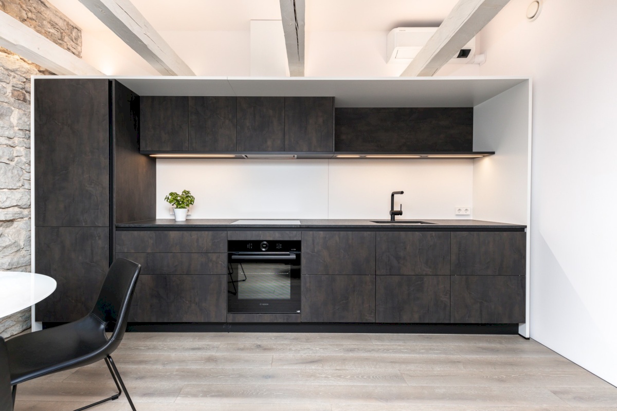 Tallinn, Kesklinna linnaosa, Suur-Kloostri 1