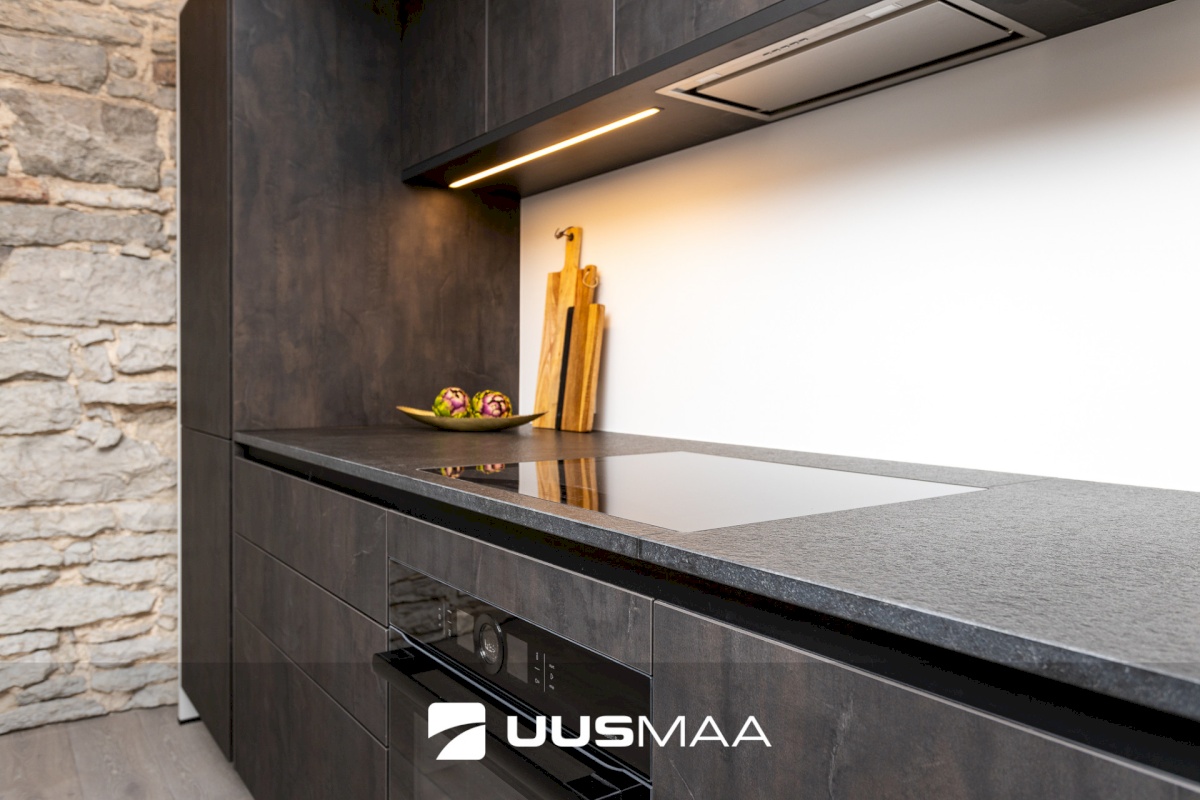 Tallinn, Kesklinna linnaosa, Suur-Kloostri 1