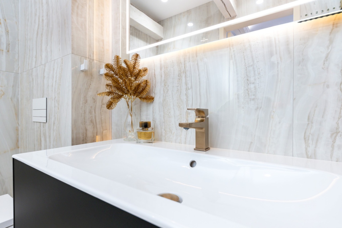 Tallinn, Kesklinna linnaosa, Suur-Kloostri 1