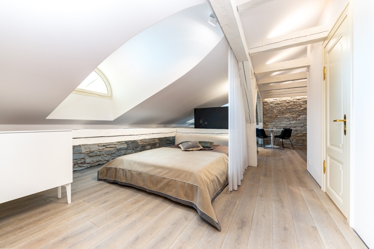 Tallinn, Kesklinna linnaosa, Suur-Kloostri 1