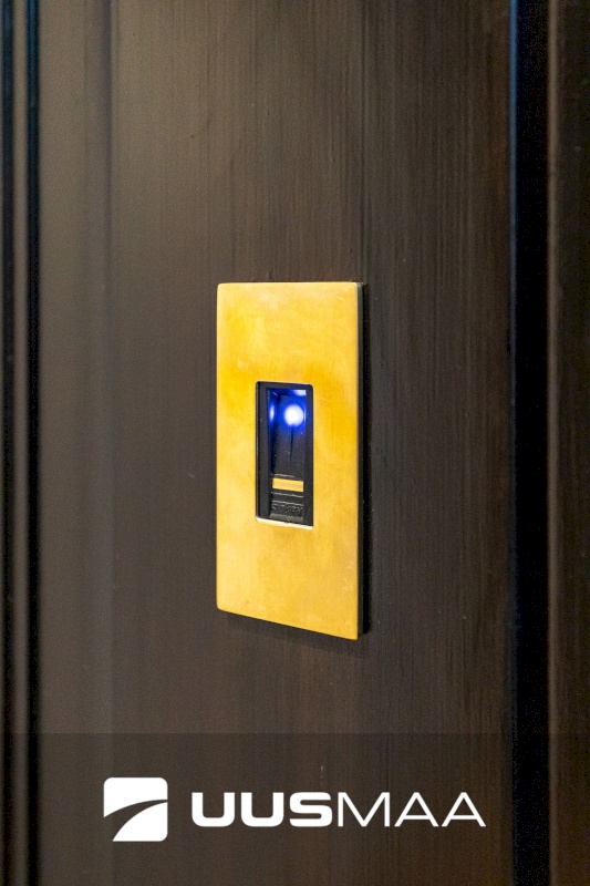 Tallinn, Kesklinna linnaosa, Suur-Kloostri 1