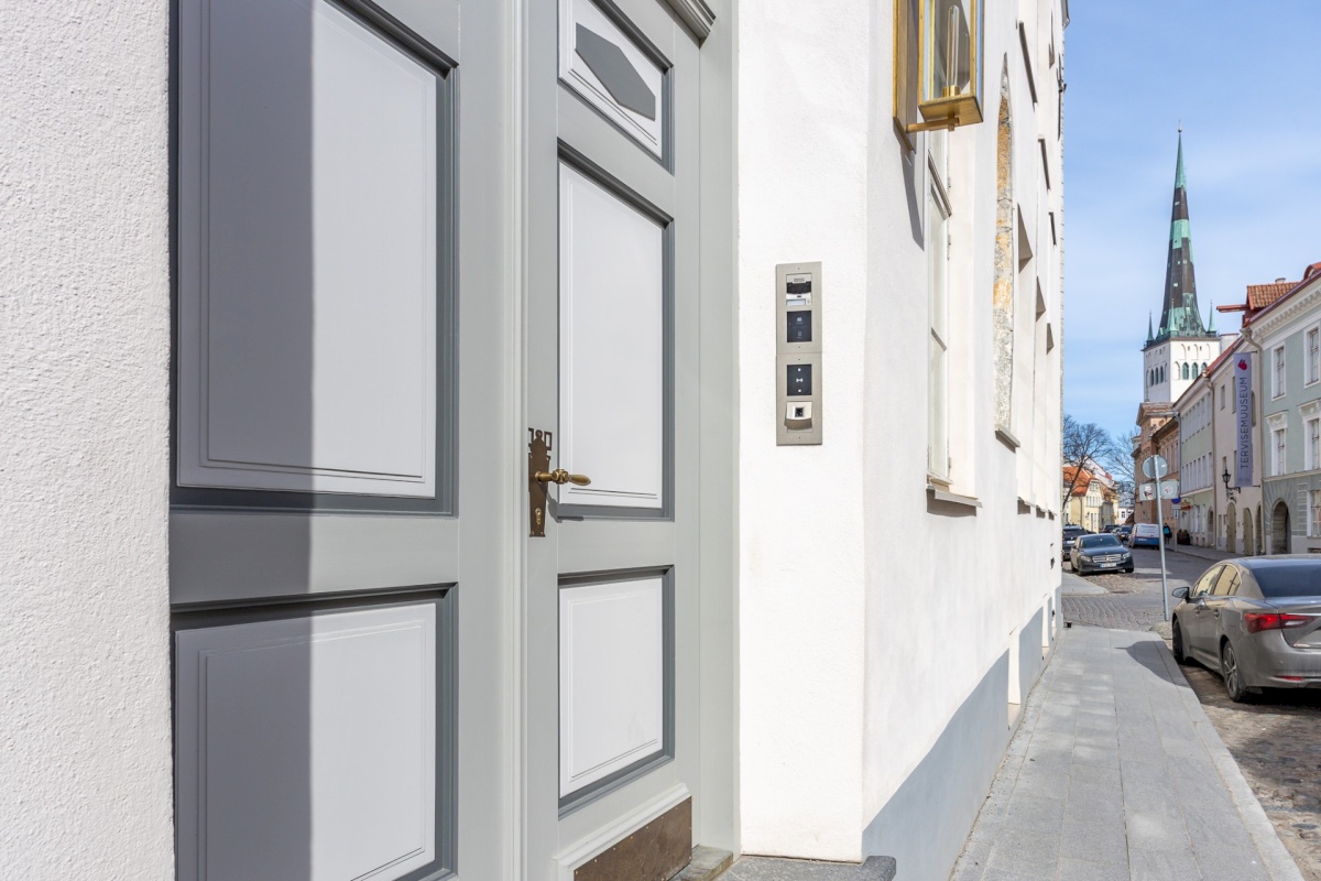 Tallinn, Kesklinna linnaosa, Suur-Kloostri 1