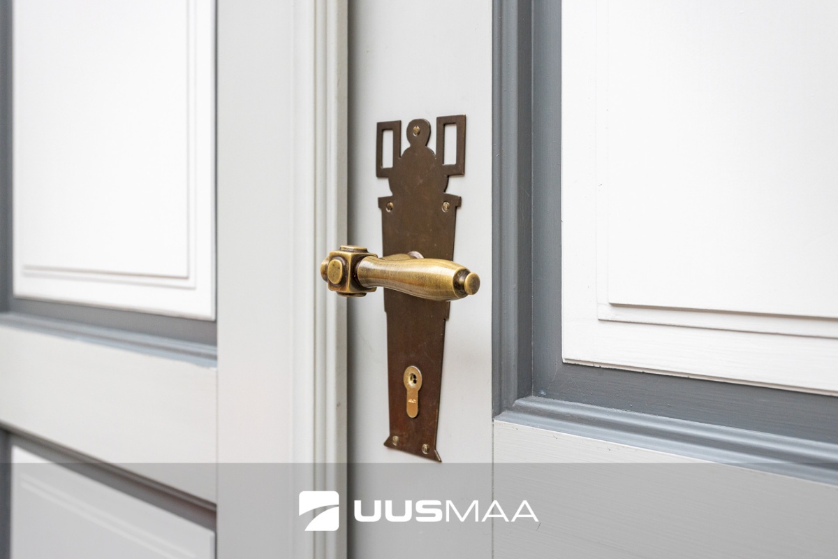 Tallinn, Kesklinna linnaosa, Suur-Kloostri 1