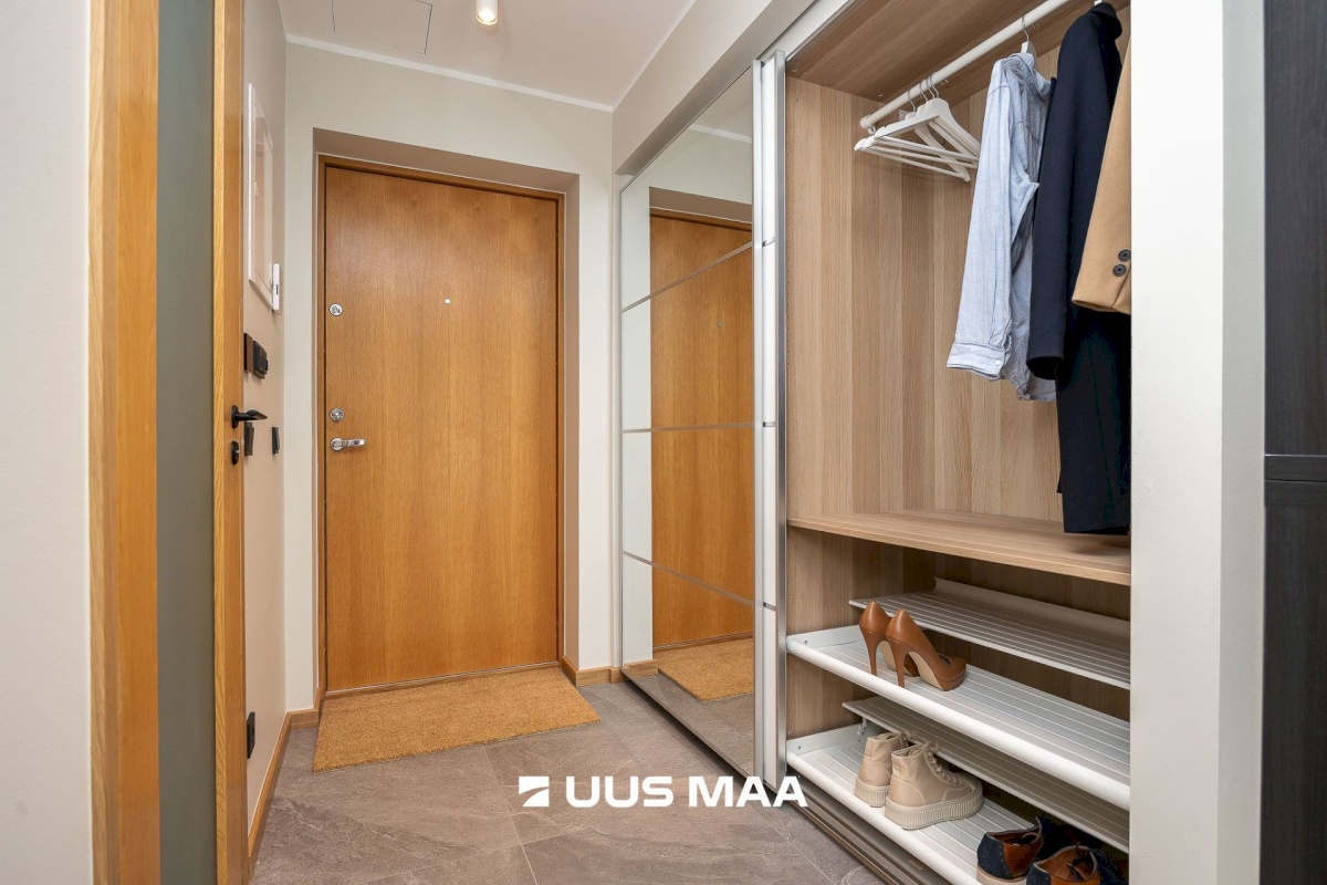 Tallinn, Kesklinna linnaosa, Kaarli pst 8