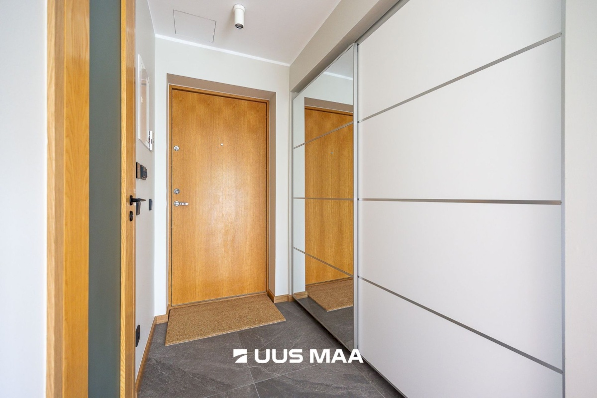 Tallinn, Kesklinna linnaosa, Kaarli pst 8