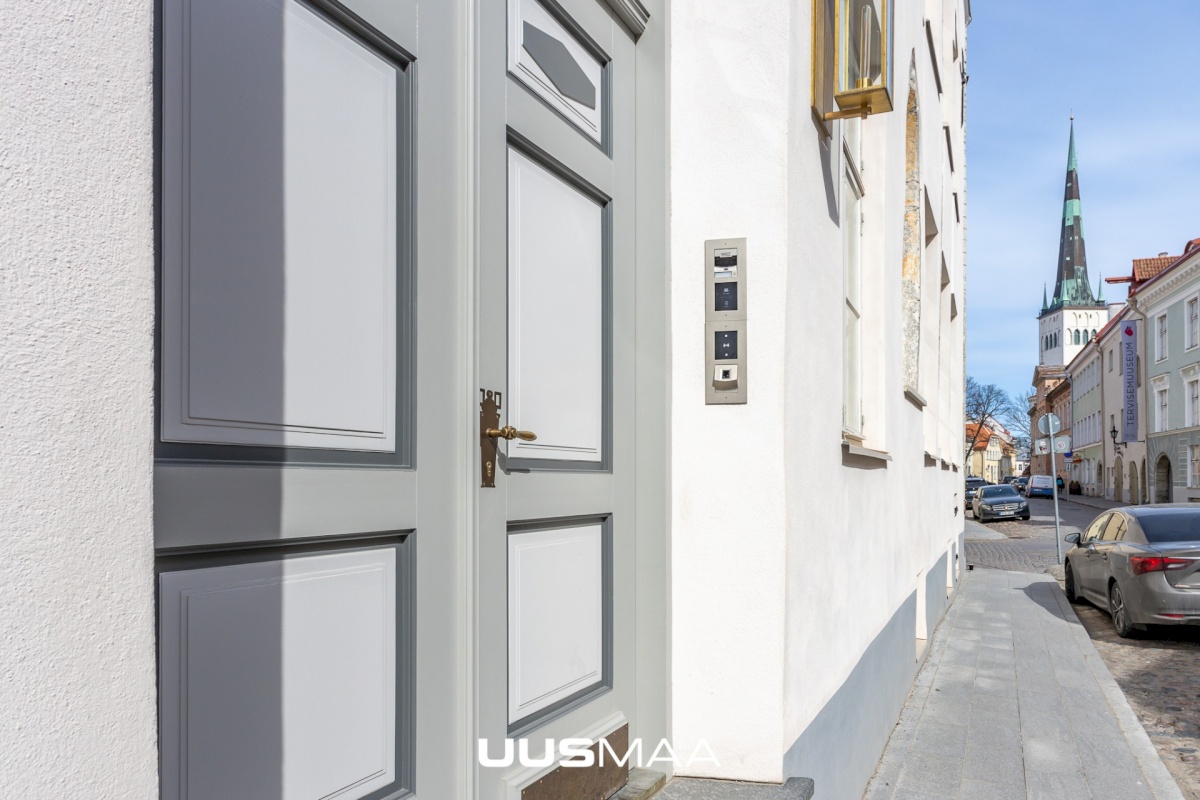 Tallinn, Kesklinna linnaosa, Vanalinn, Suur-Kloostri tn 1