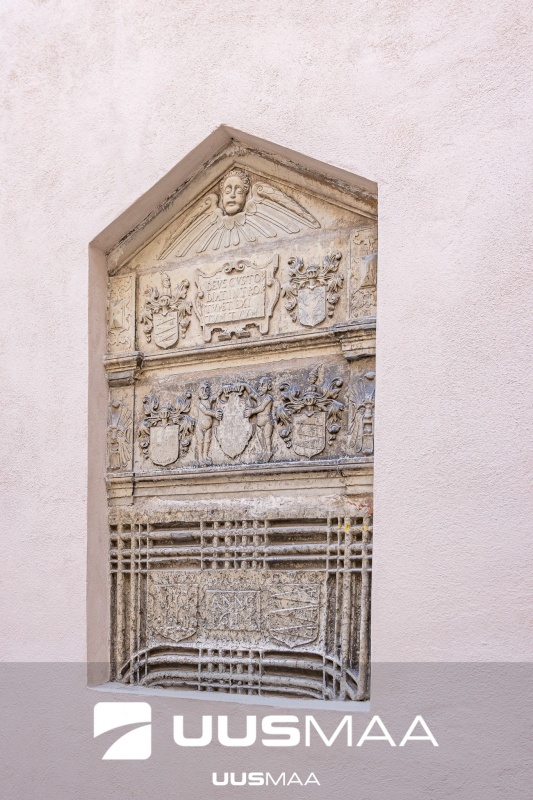 Tallinn, Kesklinna linnaosa, Vanalinn, Suur-Kloostri tn 1