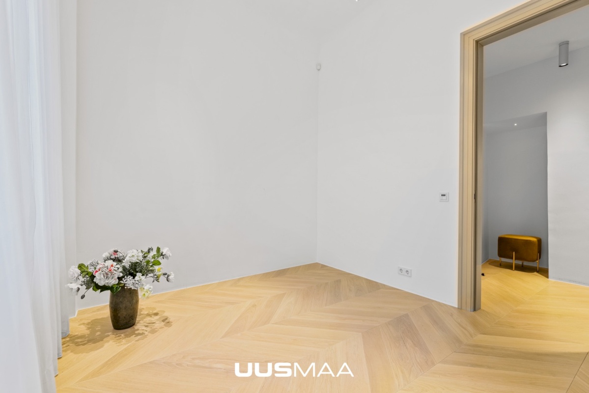 Tallinn, Kesklinna linnaosa, Vanalinn, Suur-Kloostri tn 1