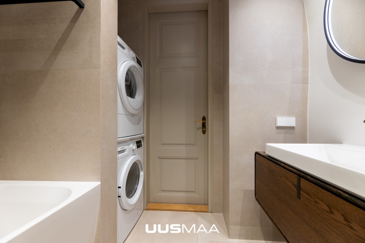 Tallinn, Kesklinna linnaosa, Vanalinn, Suur-Kloostri tn 1