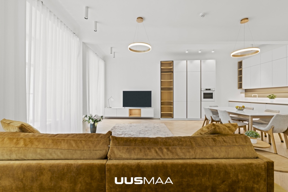 Tallinn, Kesklinna linnaosa, Vanalinn, Suur-Kloostri tn 1