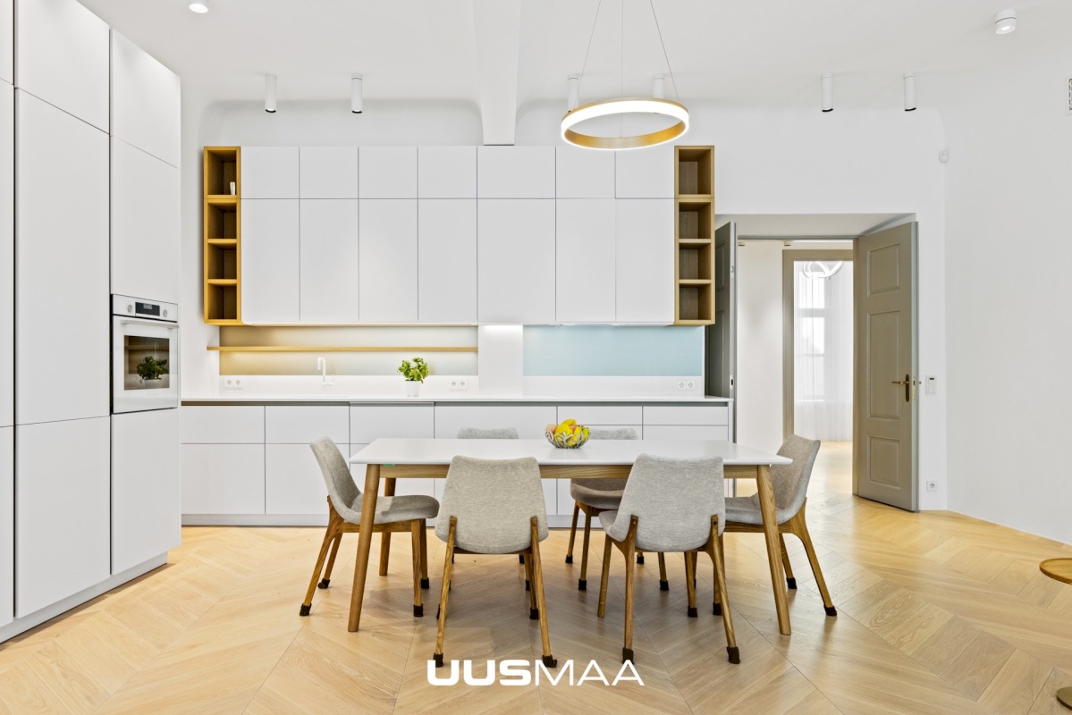 Tallinn, Kesklinna linnaosa, Vanalinn, Suur-Kloostri tn 1