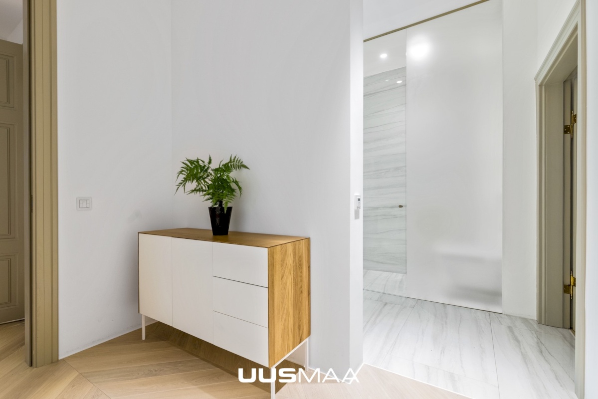 Tallinn, Kesklinna linnaosa, Vanalinn, Suur-Kloostri tn 1