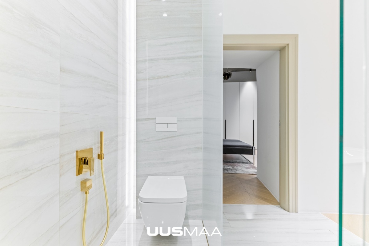 Tallinn, Kesklinna linnaosa, Vanalinn, Suur-Kloostri tn 1