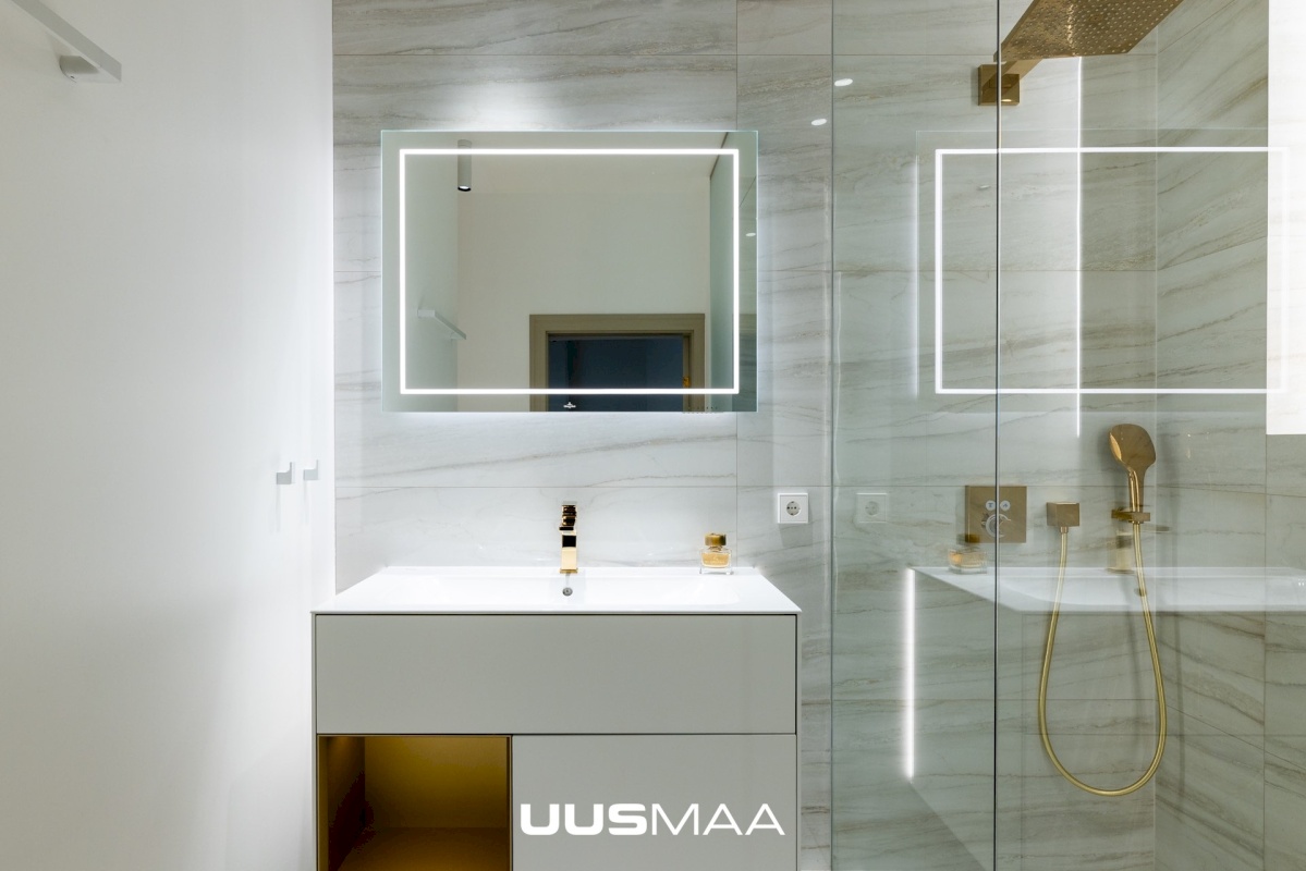 Tallinn, Kesklinna linnaosa, Vanalinn, Suur-Kloostri tn 1