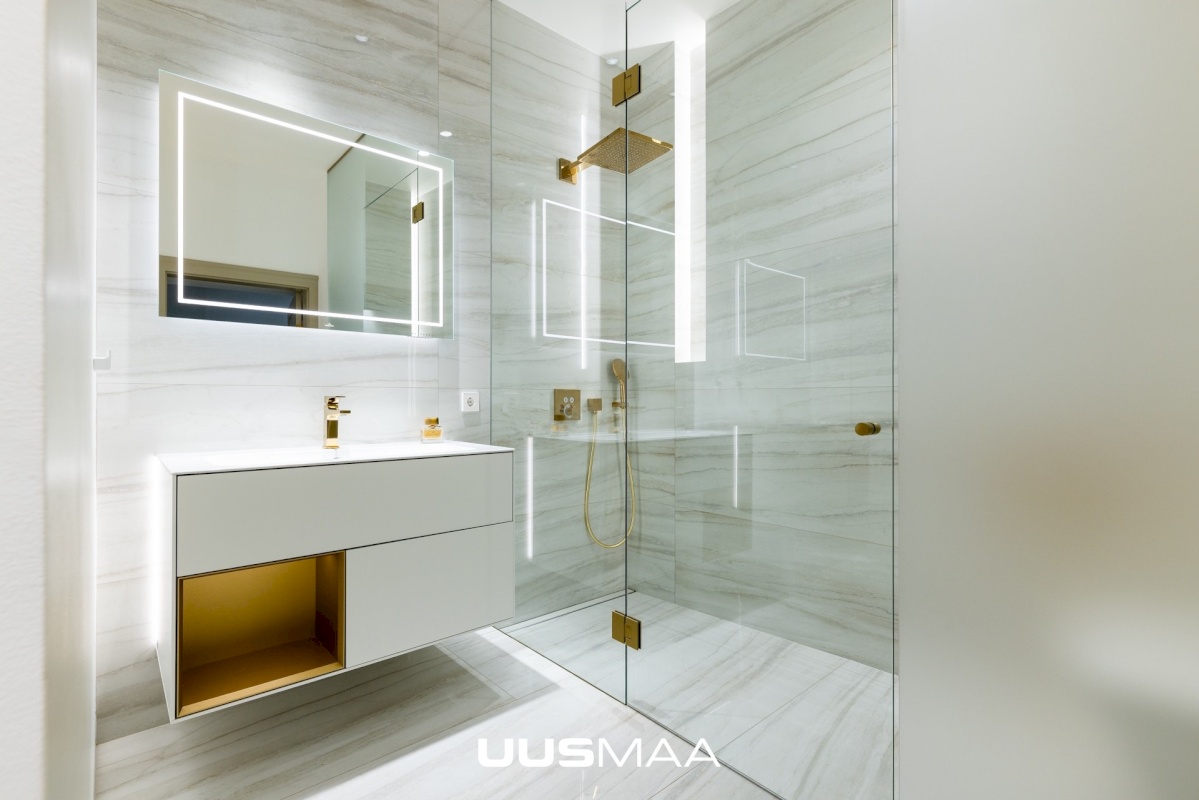 Tallinn, Kesklinna linnaosa, Vanalinn, Suur-Kloostri tn 1