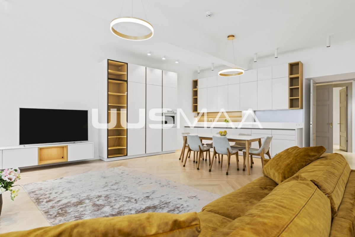 Tallinn, Kesklinna linnaosa, Vanalinn, Suur-Kloostri tn 1