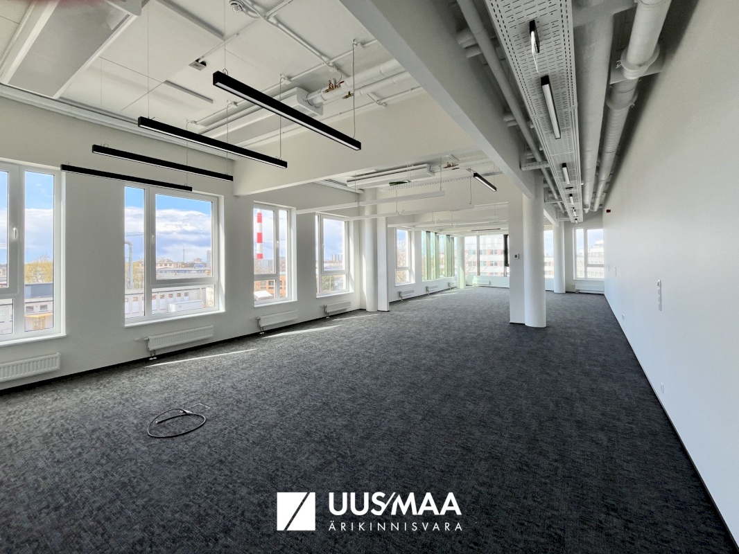 Tallinn, Mustamäe linnaosa, Mäealuse 2/4