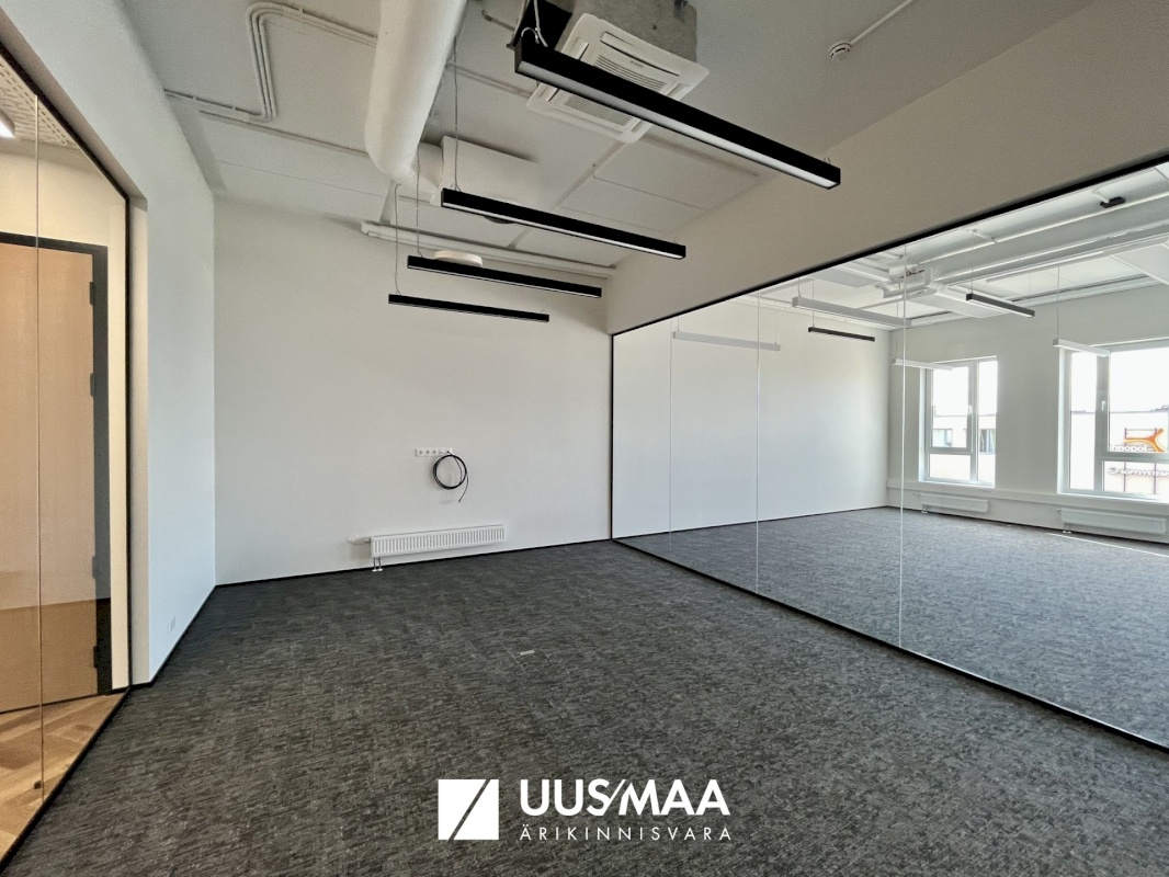 Tallinn, Mustamäe linnaosa, Mäealuse 2/4