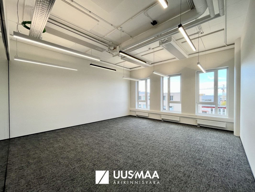 Tallinn, Mustamäe linnaosa, Mäealuse 2/4