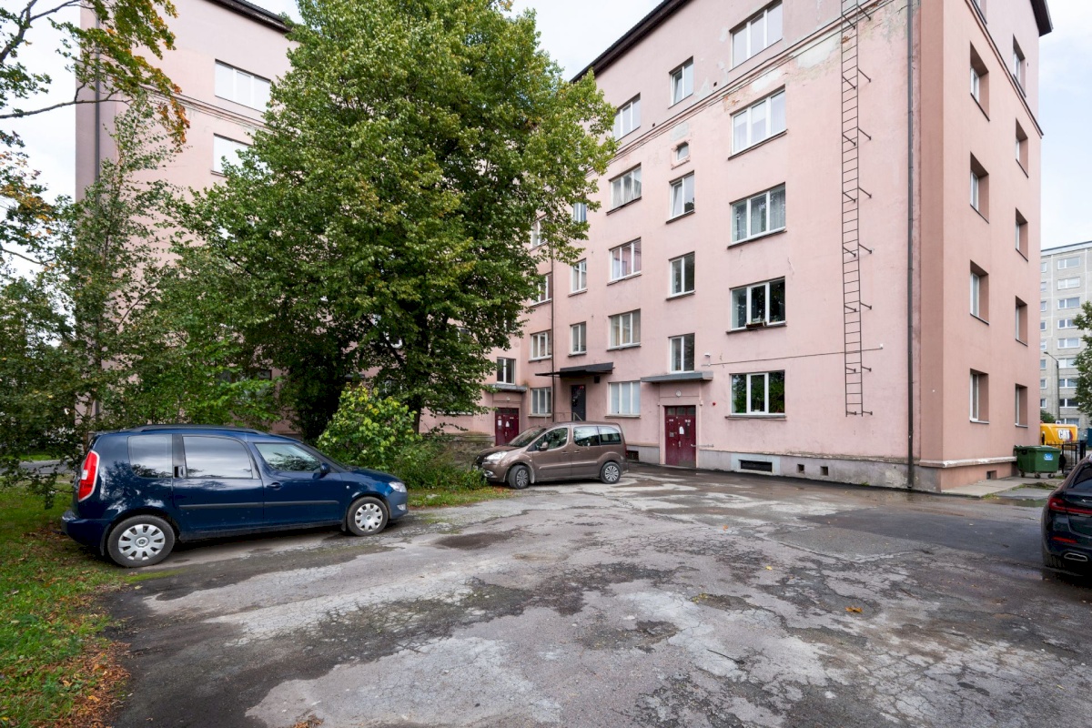 Tallinn, Lasnamäe linnaosa, Peterburi tee 4