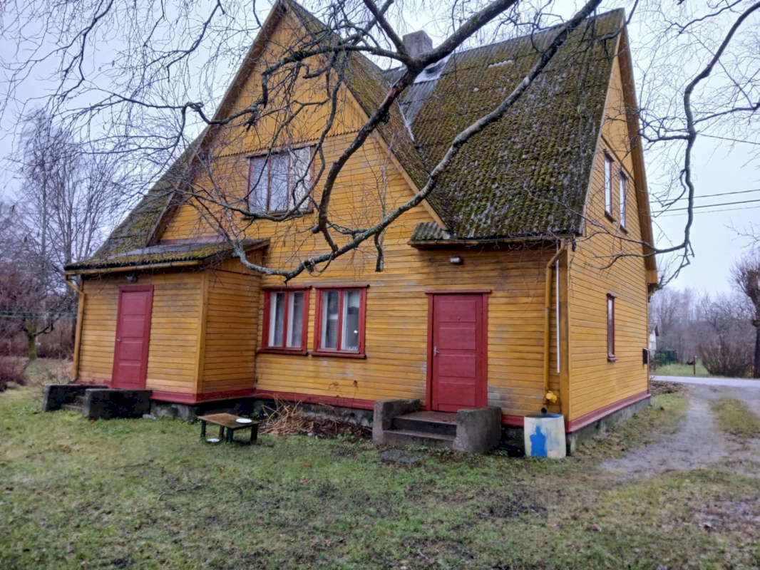 Tori vald, Sindi linn, Karja 18