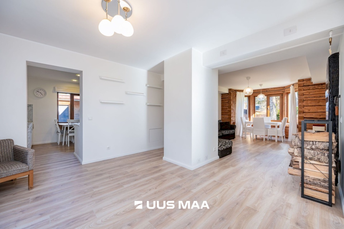 Tallinn, Nõmme linnaosa, Hallikivi//Laane 8//12