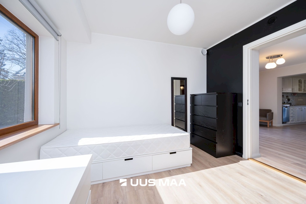 Tallinn, Nõmme linnaosa, Hallikivi//Laane 8//12