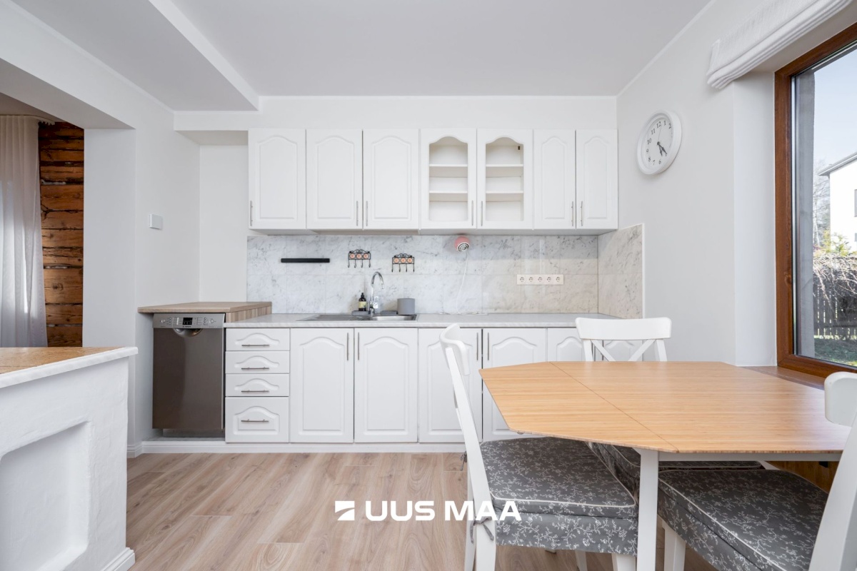 Tallinn, Nõmme linnaosa, Hallikivi//Laane 8//12