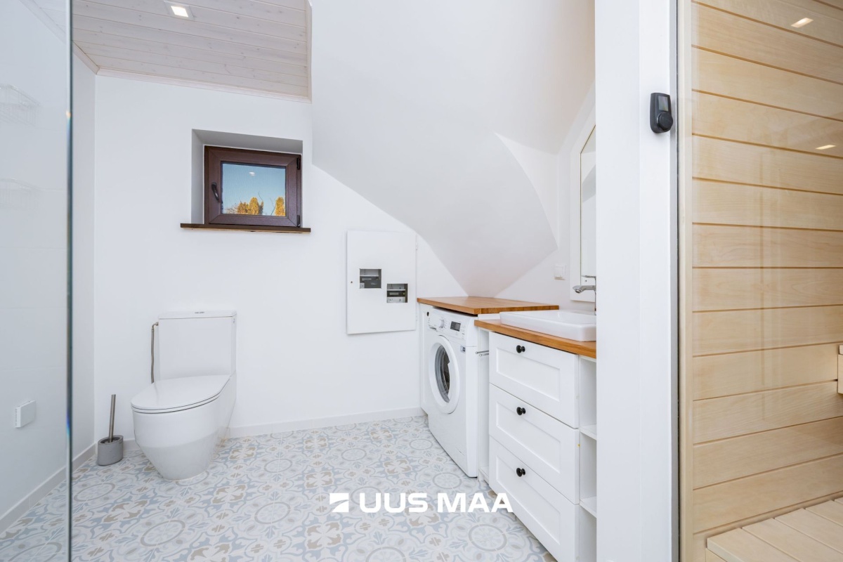 Tallinn, Nõmme linnaosa, Hallikivi//Laane 8//12