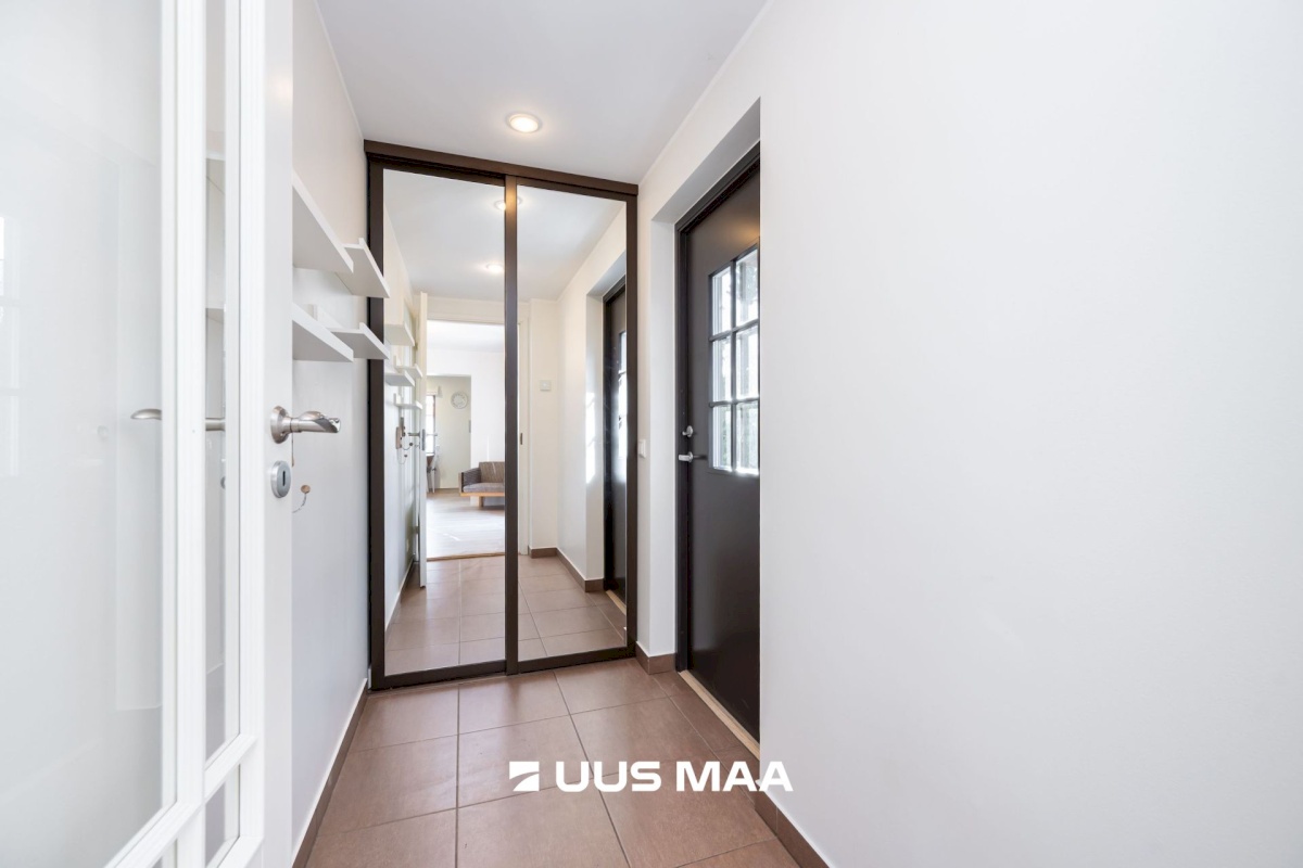 Tallinn, Nõmme linnaosa, Hallikivi//Laane 8//12