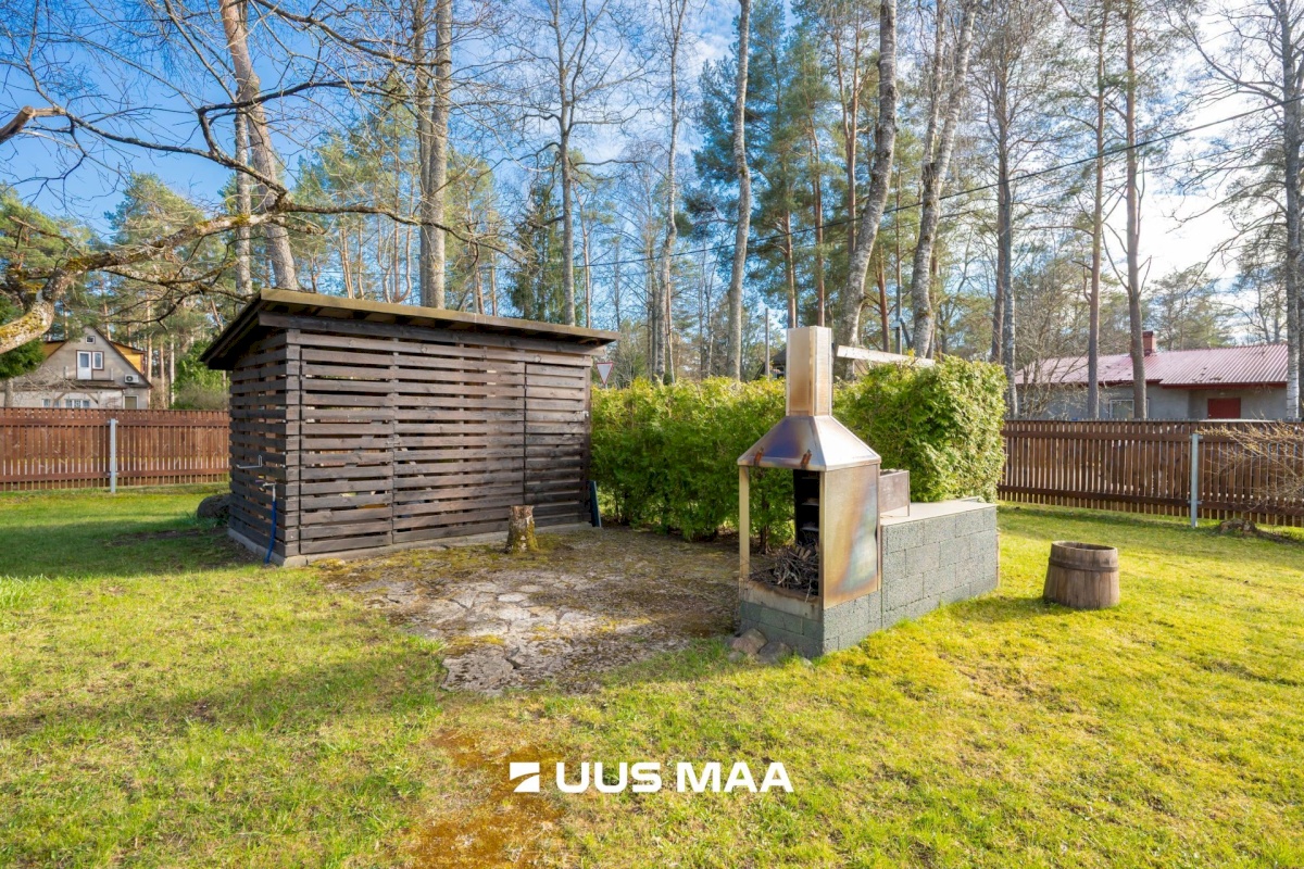 Tallinn, Nõmme linnaosa, Hallikivi//Laane 8//12