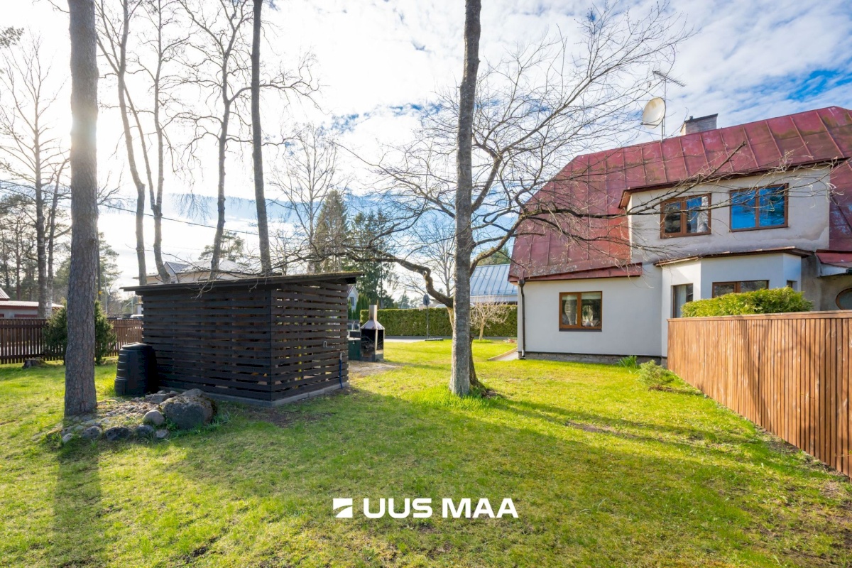 Tallinn, Nõmme linnaosa, Hallikivi//Laane 8//12