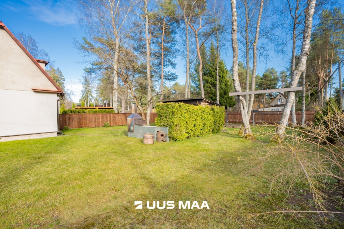 Tallinn, Nõmme linnaosa, Hallikivi//Laane 8//12