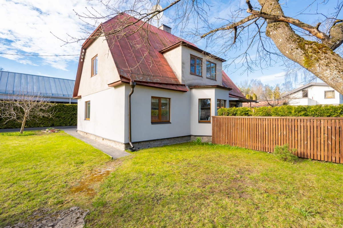 Tallinn, Nõmme linnaosa, Hallikivi//Laane 8//12