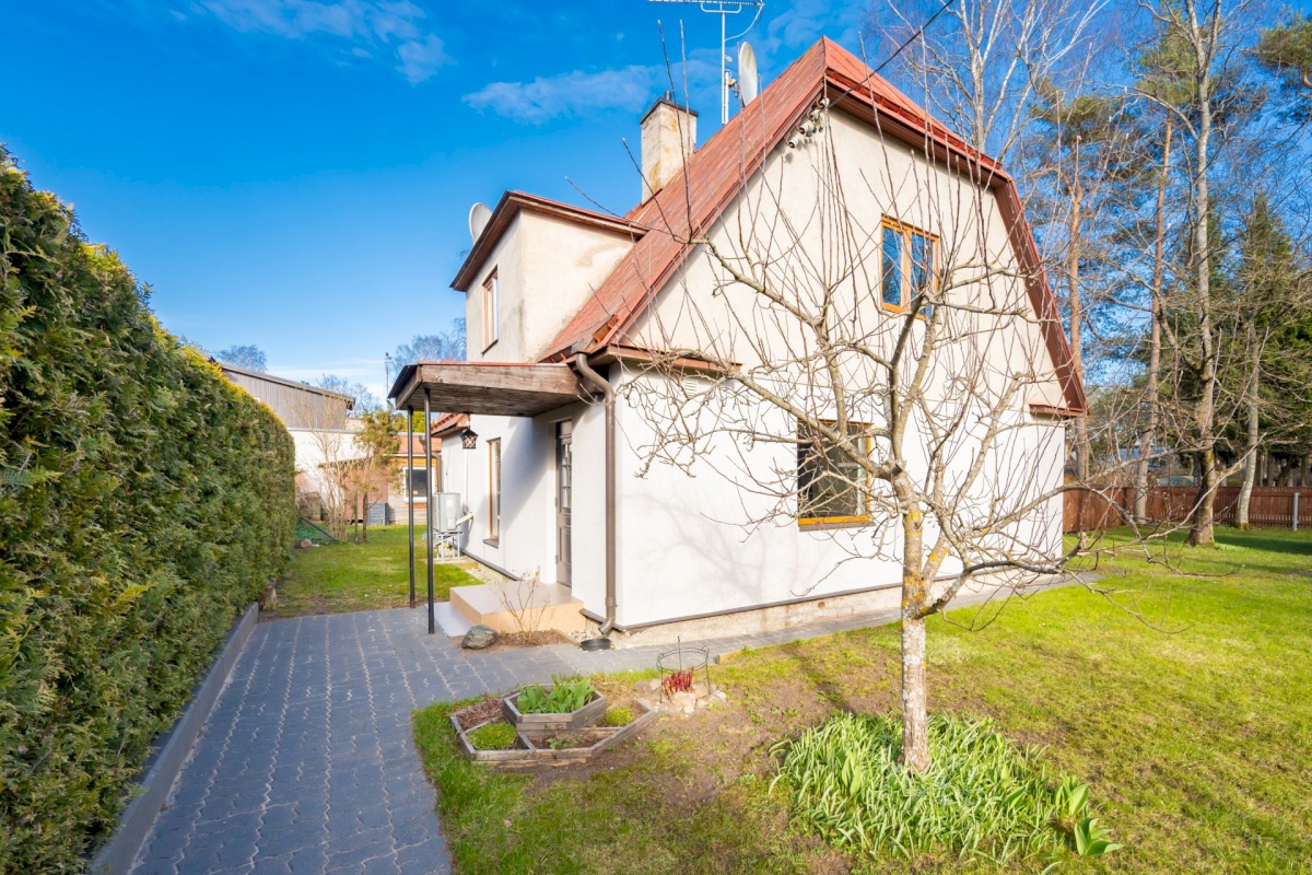 Tallinn, Nõmme linnaosa, Hallikivi//Laane 8//12