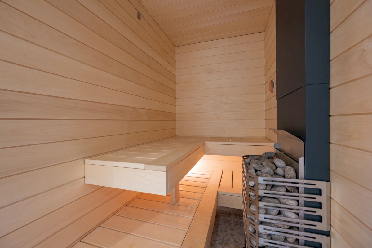 Tallinn, Nõmme linnaosa, Hallikivi//Laane 8//12