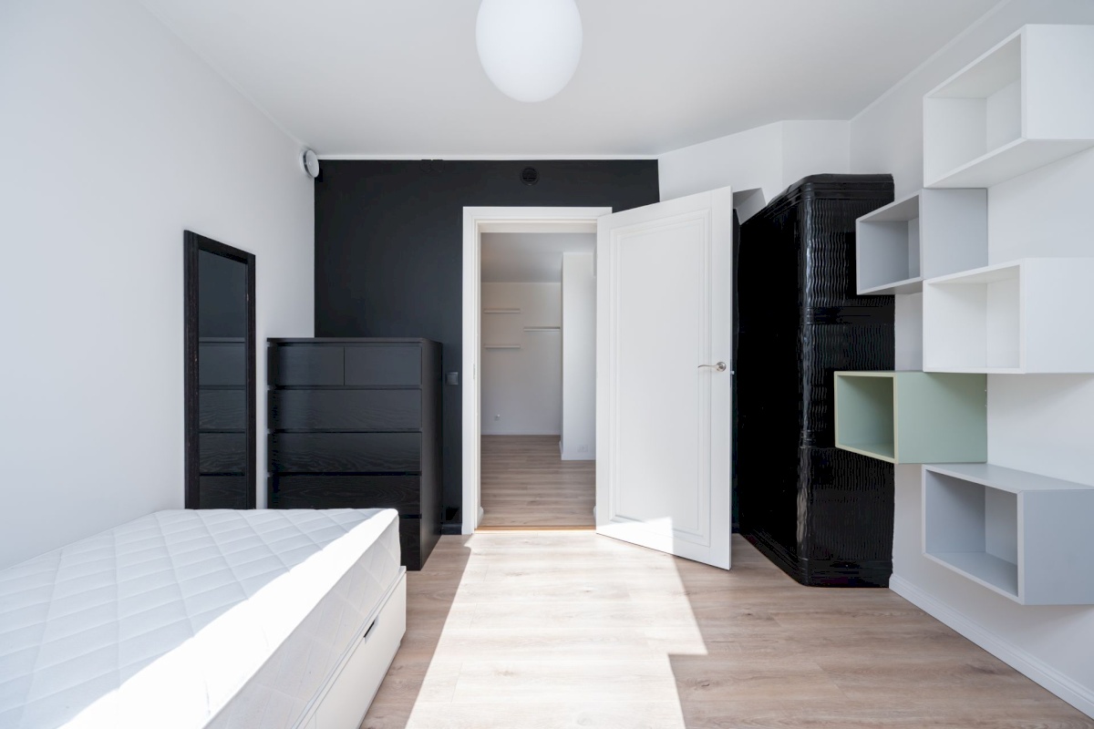 Tallinn, Nõmme linnaosa, Hallikivi//Laane 8//12