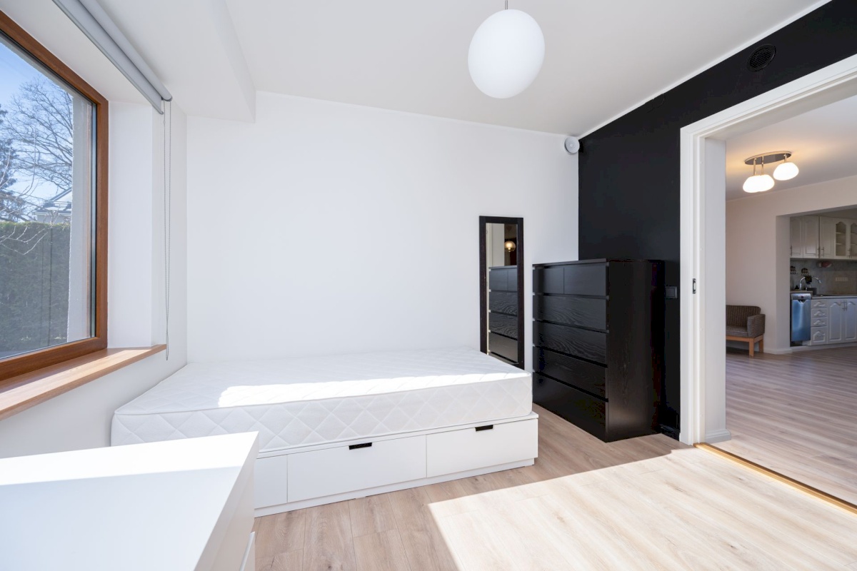 Tallinn, Nõmme linnaosa, Hallikivi//Laane 8//12