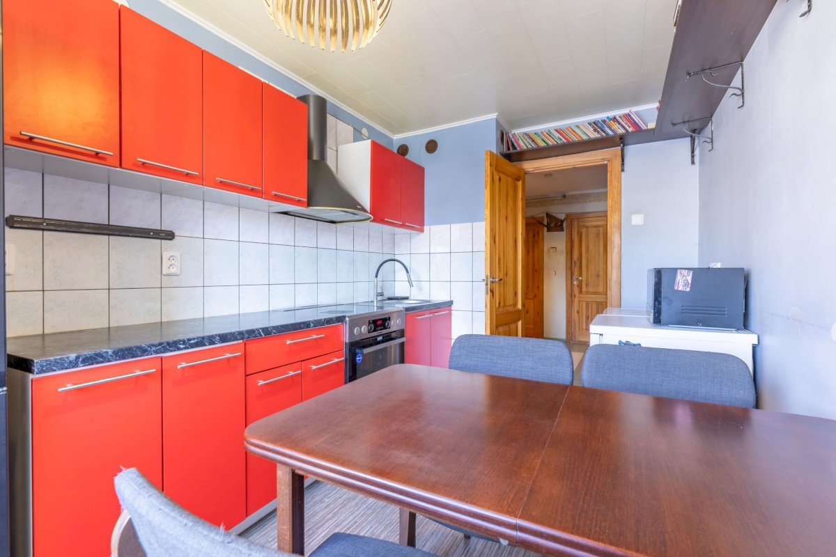 Vinni vald, Pajusti alevik, Linnu 2/1