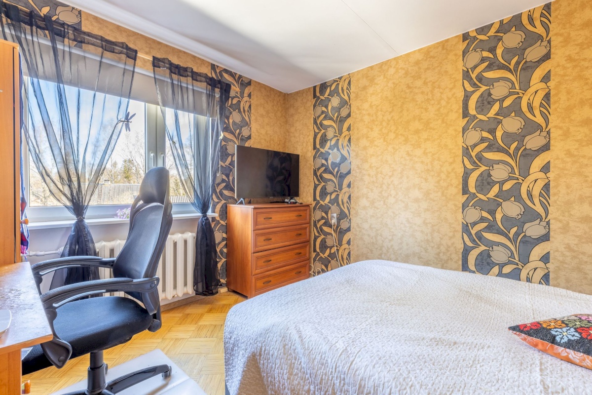 Vinni vald, Pajusti alevik, Linnu 2/1