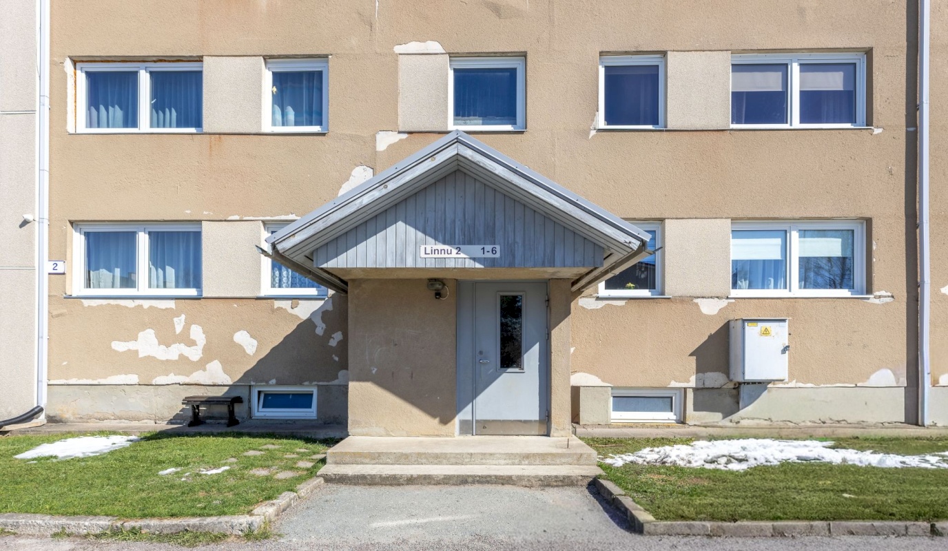 Vinni vald, Pajusti alevik, Linnu 2/1